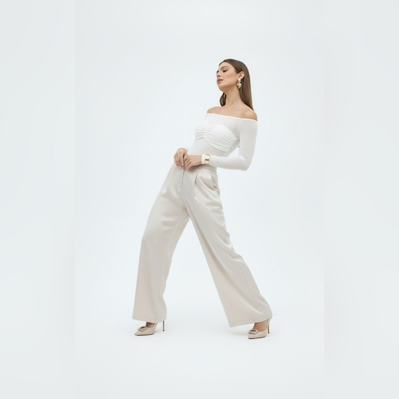 White Slim Fit Off Shoulder Neck Blouse - Picture 2 of 2